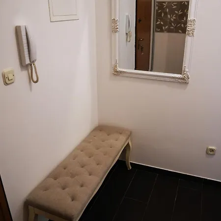 Apartman Emily Garden City Apartment With Private Parking *