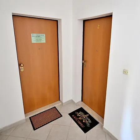 Apartment Emily Garden With Private Parking Split