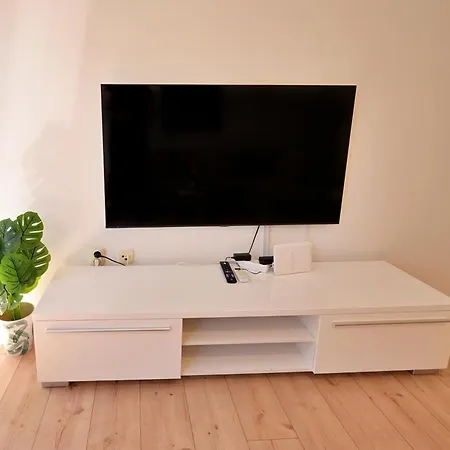 Emily Garden With Private Parking Apartment Split