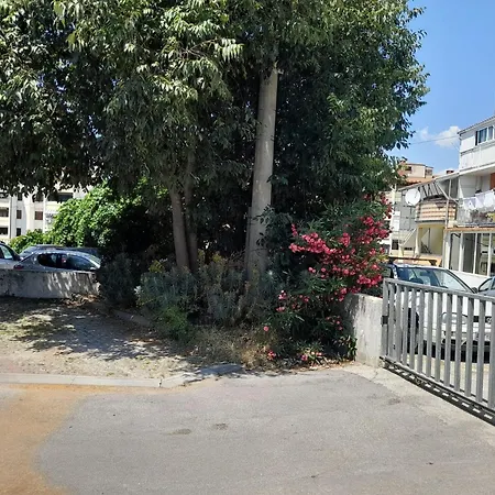 Emily Garden With Private Parking * Split