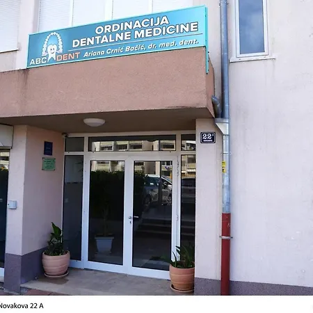 Apartment Emily Garden City Apartment With Private Parking