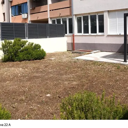 Emily Garden City Apartment With Private Parking * Split